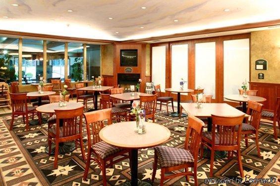 Holiday Inn Express Vancouver North By Ihg Restaurant bilde